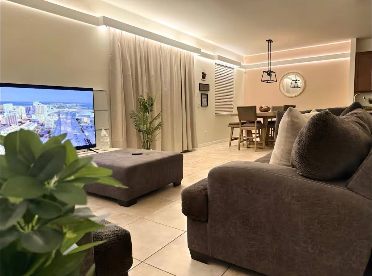 561 Las Fuentes